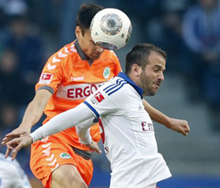 Calf injury rules Van der Vaart out of World Cup